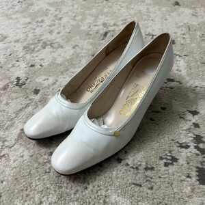 Vintage Salvatore Ferragamo Low Heel Pumps Size 40